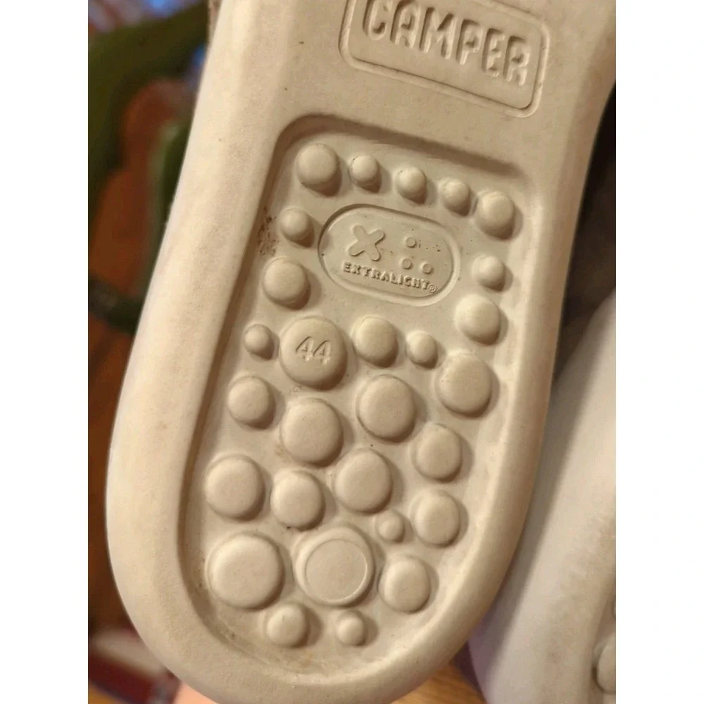 Camper pelotas taupe